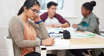 Student prepairing for TEF & TCF exam
